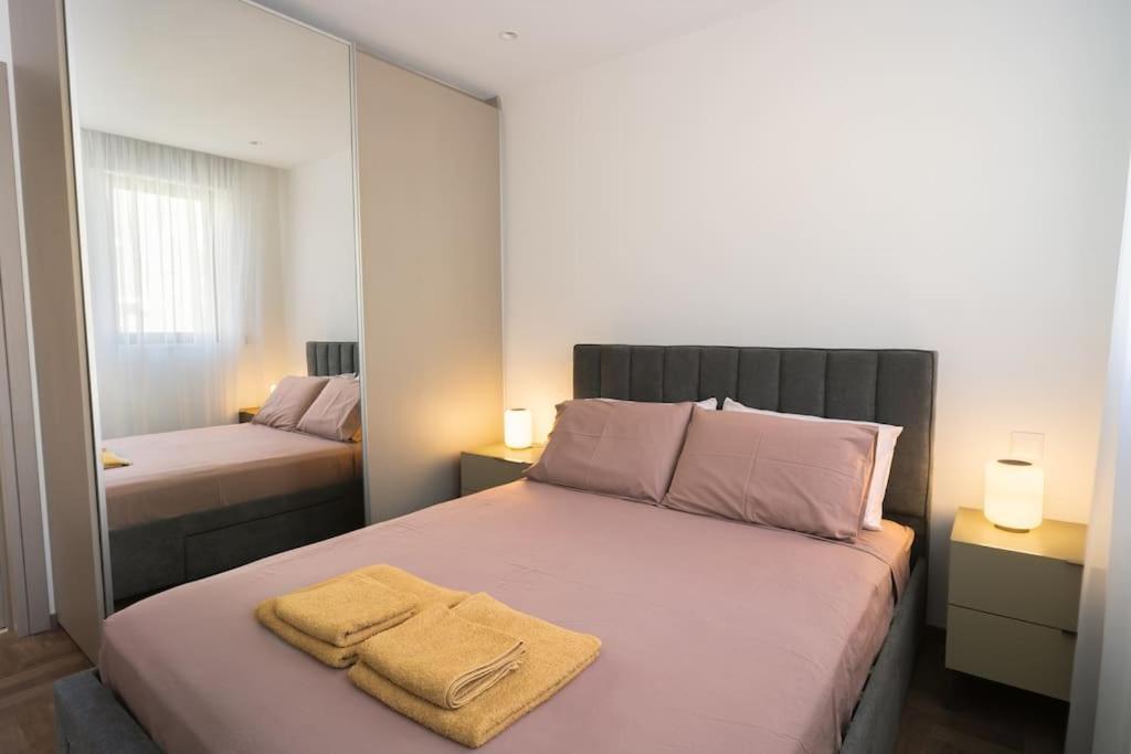 Mackenzie Story 2 Bdr Luxe Flat Apartment