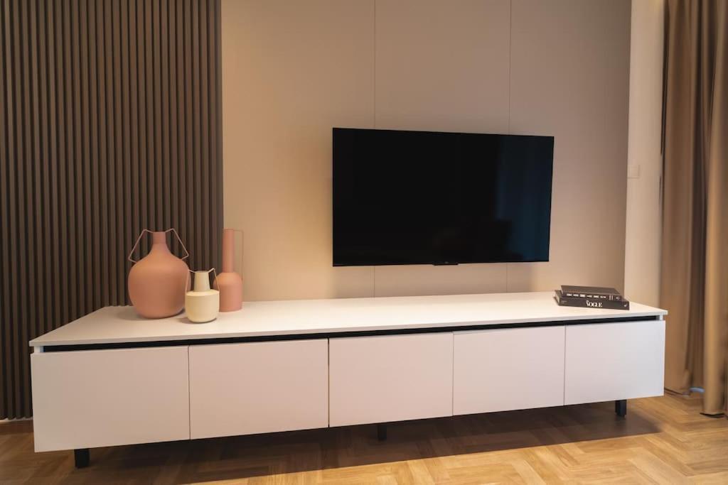 Apartment Mackenzie Story 2 Bdr Luxe Flat Larnaca